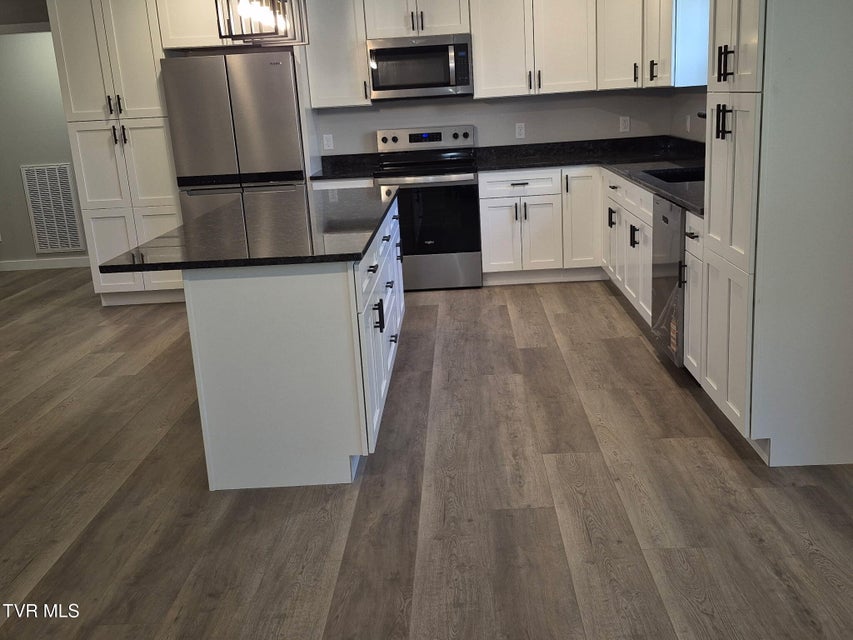 Photo #6: 1105 Laurel Way