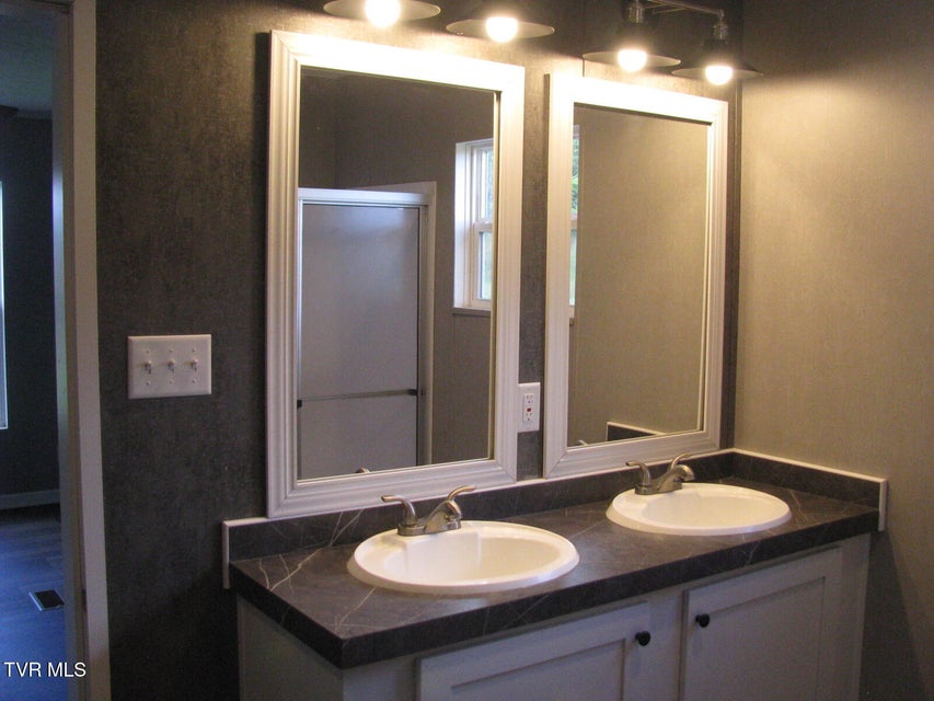 Photo #11: 154 Rock Ridge Way