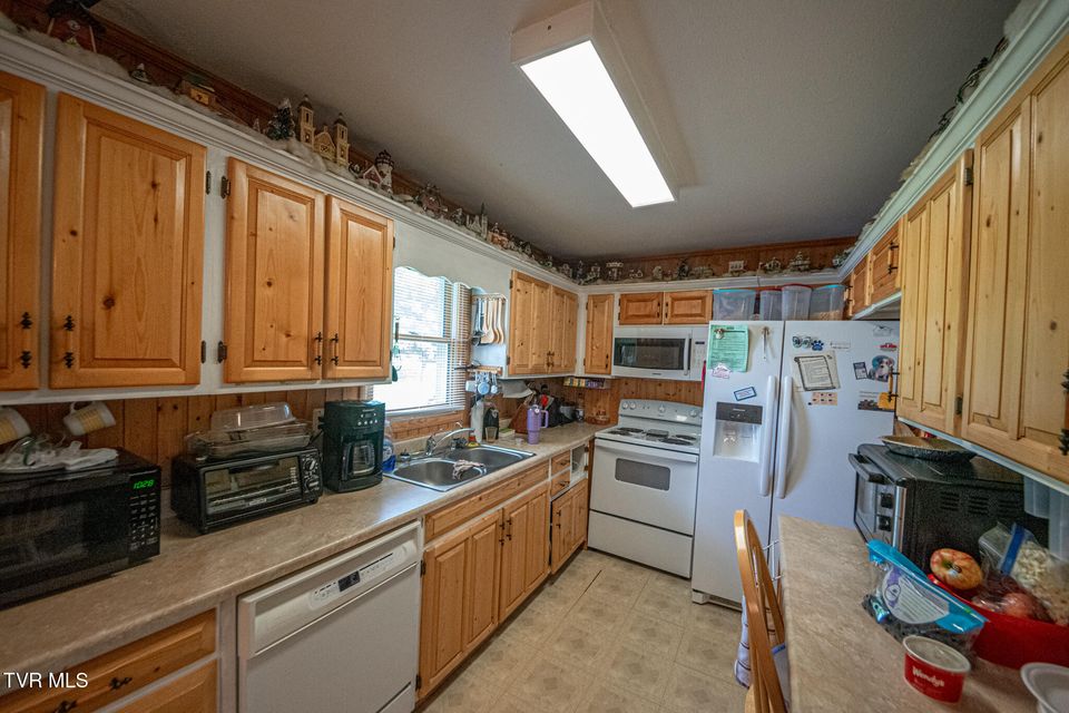Photo #9: 3713 Bluefield Drive