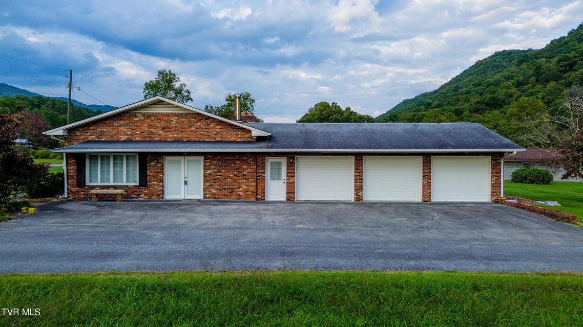 Photo #4: 121 Hope Drive