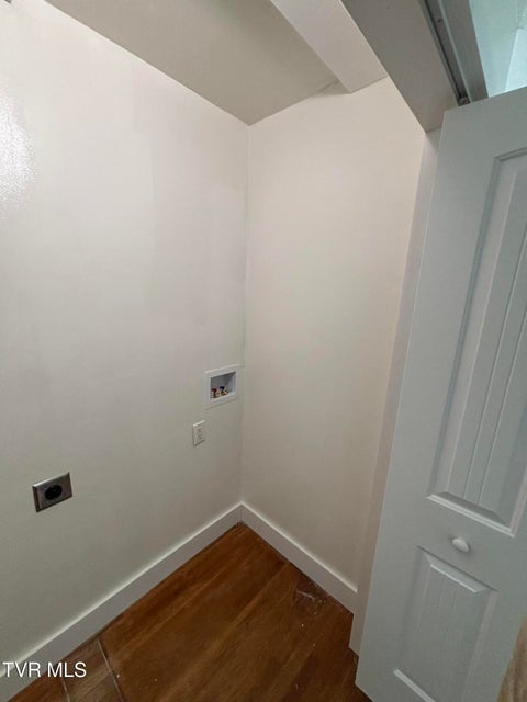 Photo #28: 908 Hillcrest Drive