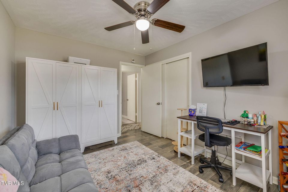 Photo #25: 660 Way Cross Road