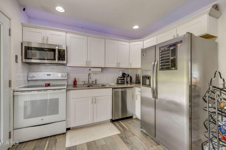 Photo #11: 660 Way Cross Road