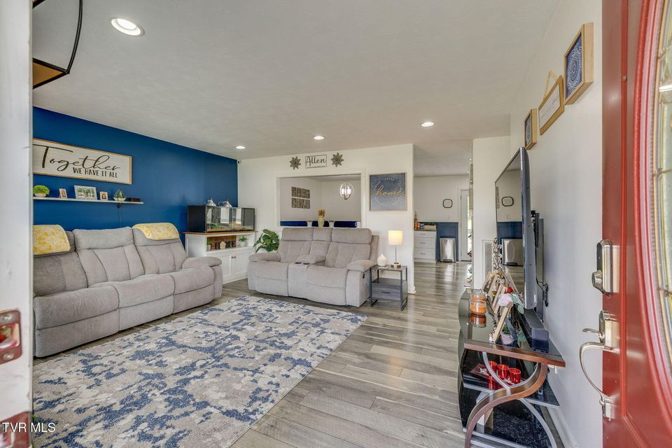 Photo #5: 660 Way Cross Road