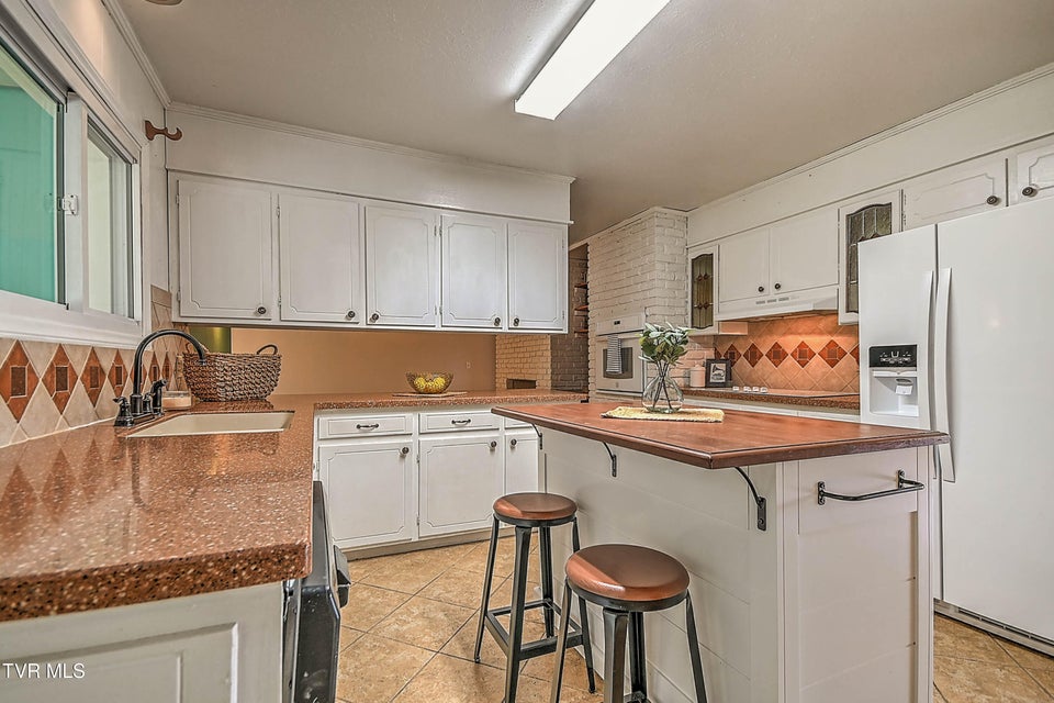 Photo #11: 513 Woodmere Drive