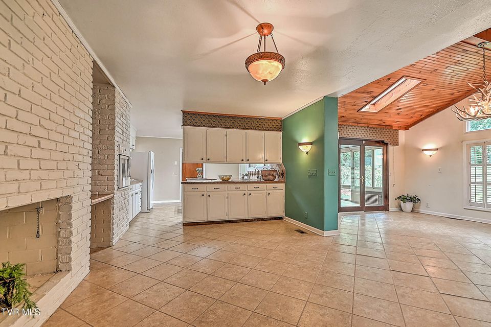 Photo #16: 513 Woodmere Drive