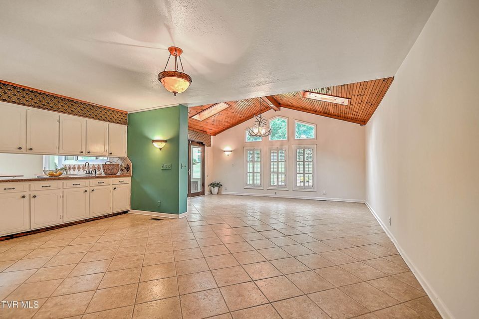 Photo #17: 513 Woodmere Drive