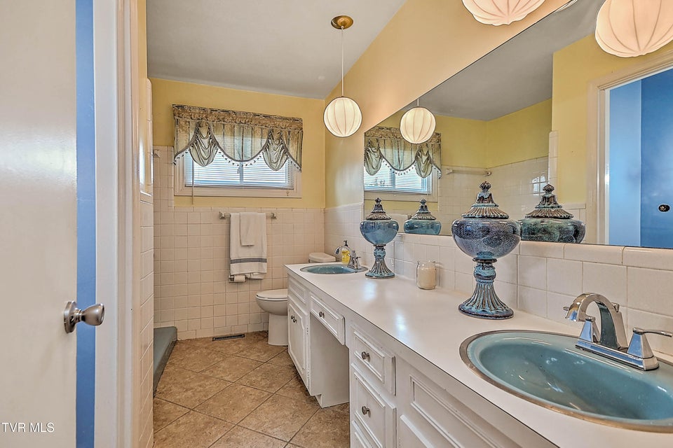 Photo #34: 513 Woodmere Drive