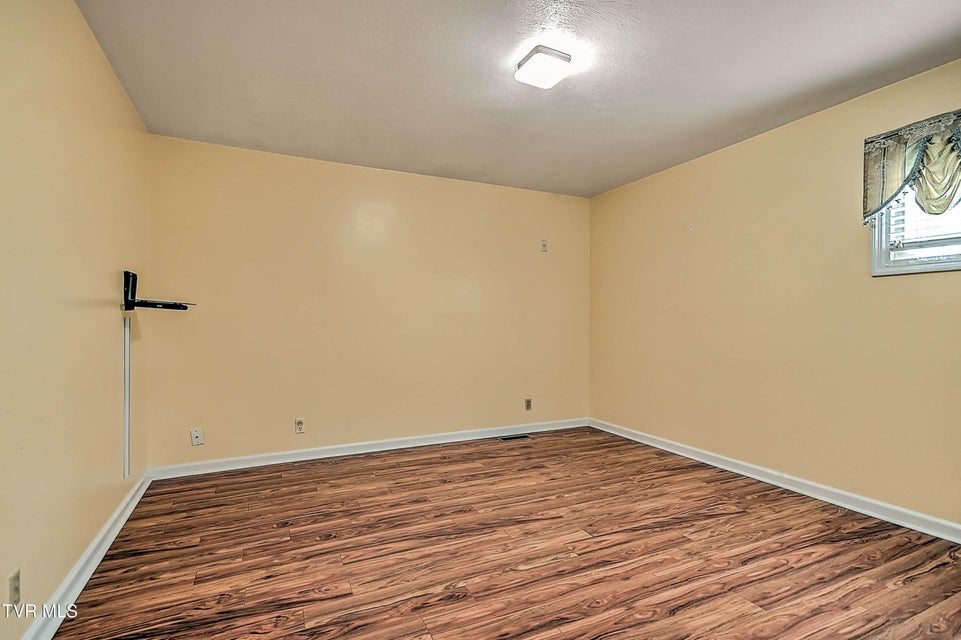 Photo #37: 513 Woodmere Drive