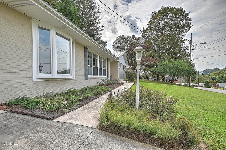 Photo #52: 513 Woodmere Drive
