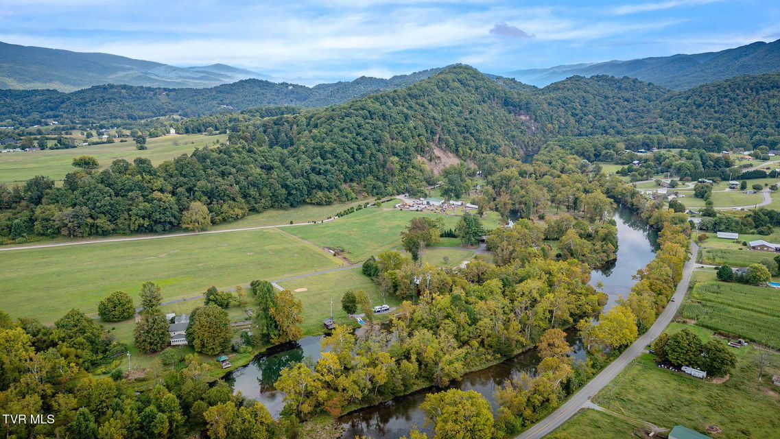 Photo #10: 398 River Island Lane