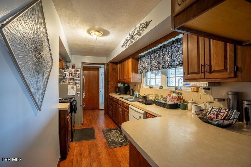 Photo #2: 1530 Woodland Avenue