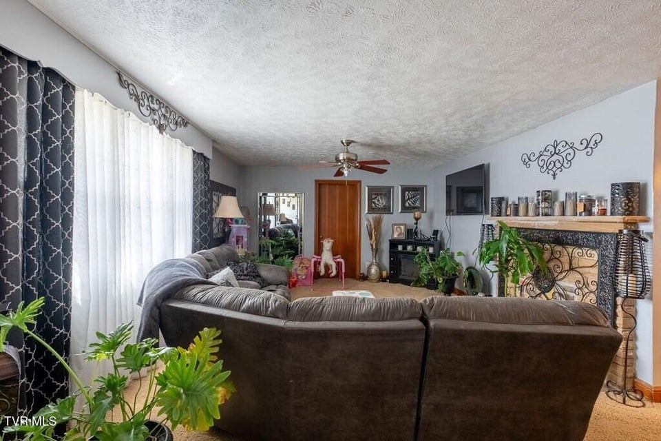 Photo #4: 1530 Woodland Avenue