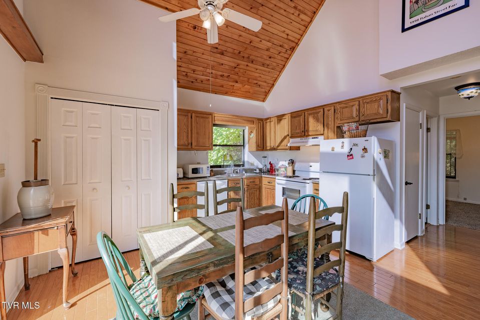 Photo #8: 179 Woodhaven Drive