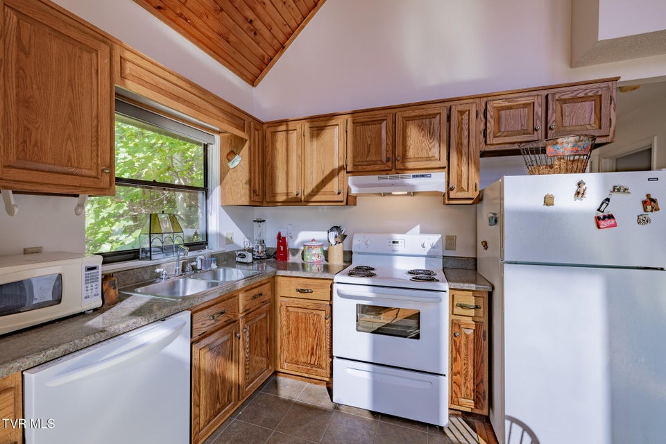Photo #10: 179 Woodhaven Drive