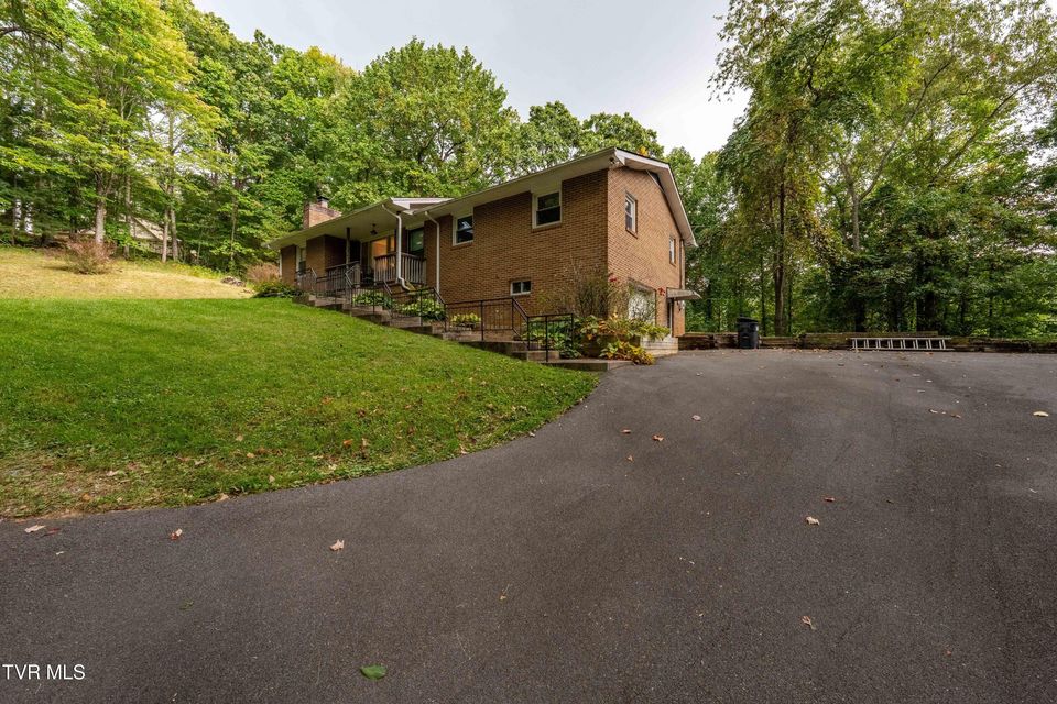 Photo #2: 118 Mountain View Circle