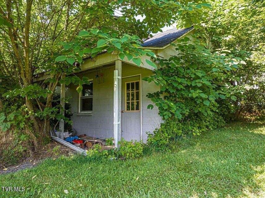 Photo #11: 25453 Lee Highway