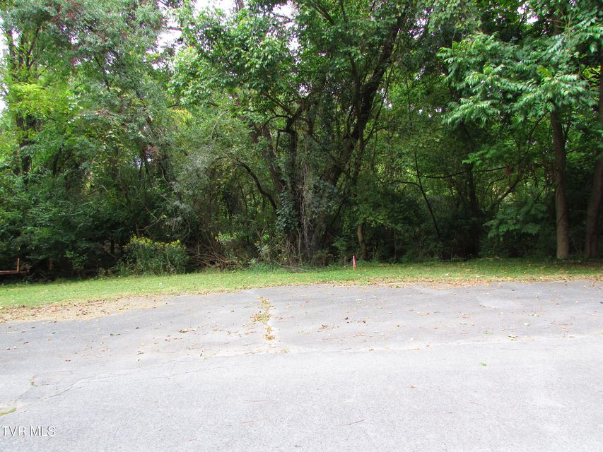 Photo #2: 700 Riverside Drive