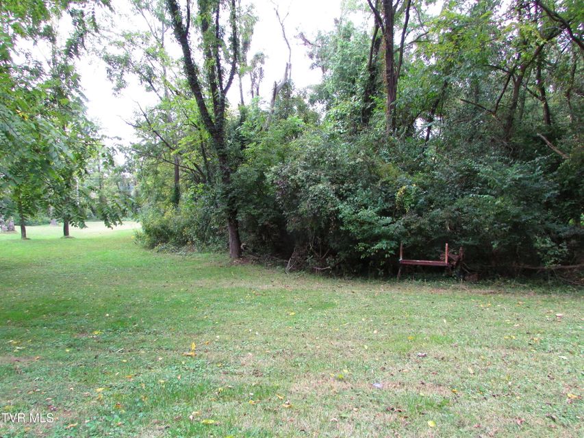 Photo #3: 700 Riverside Drive