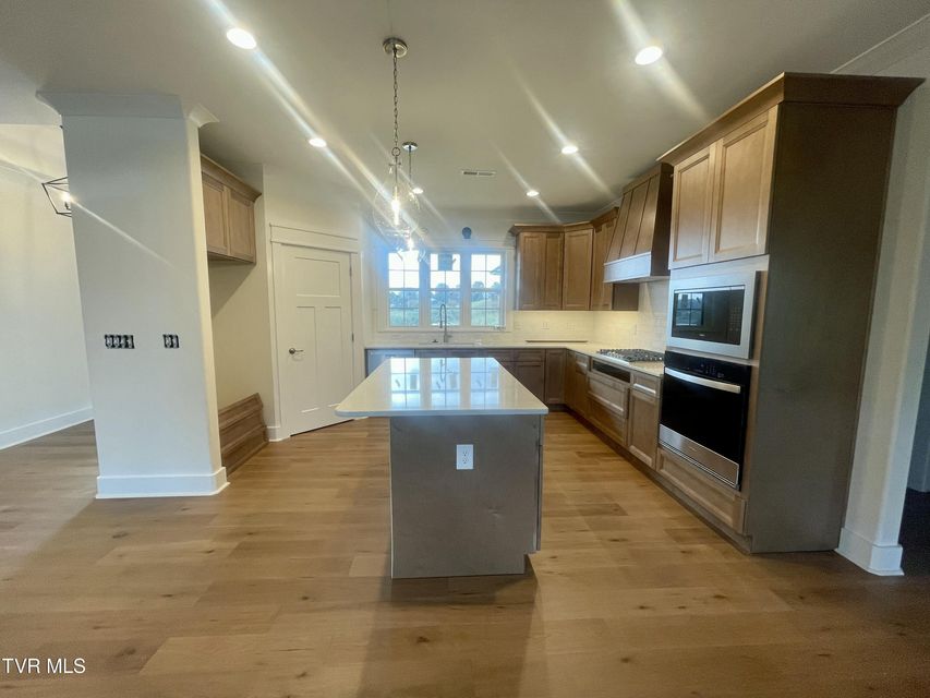 Photo #5: 60 Glaze Farm Way