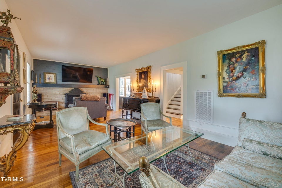 Photo #9: 604 Bravo Street