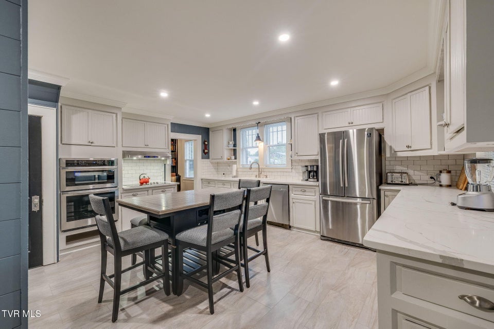 Photo #15: 604 Bravo Street