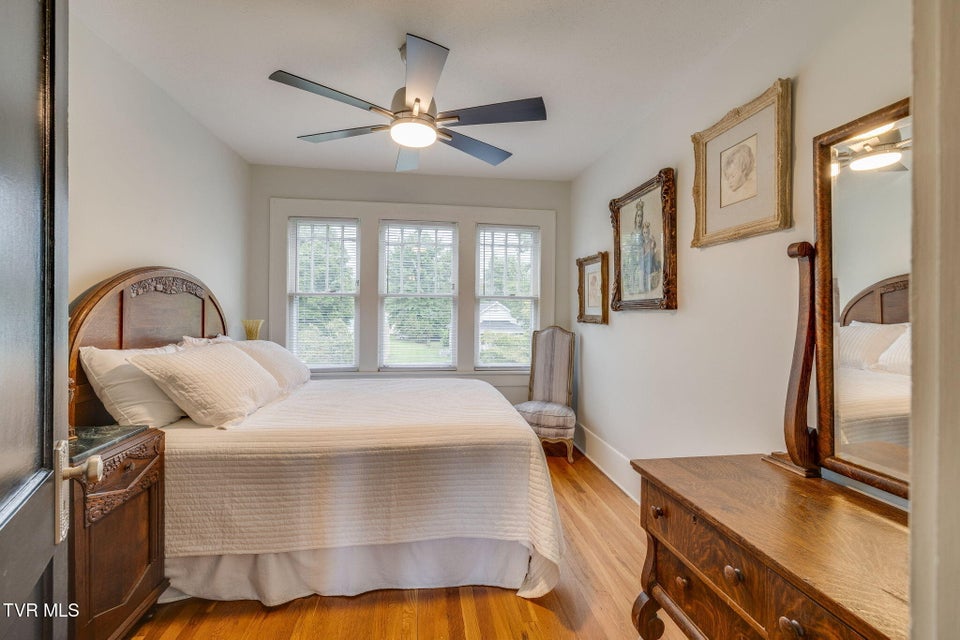 Photo #26: 604 Bravo Street