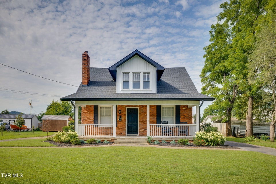 Photo #45: 604 Bravo Street