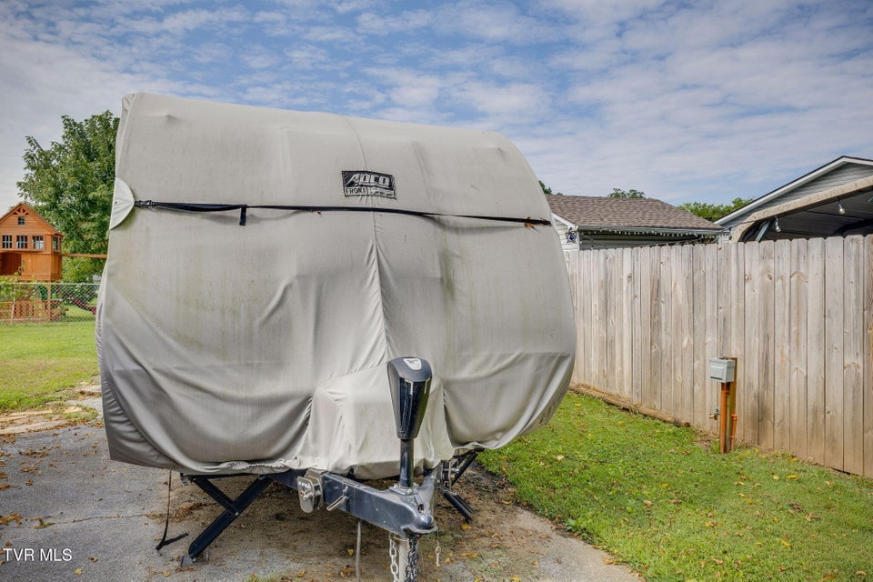 Photo #52: 604 Bravo Street