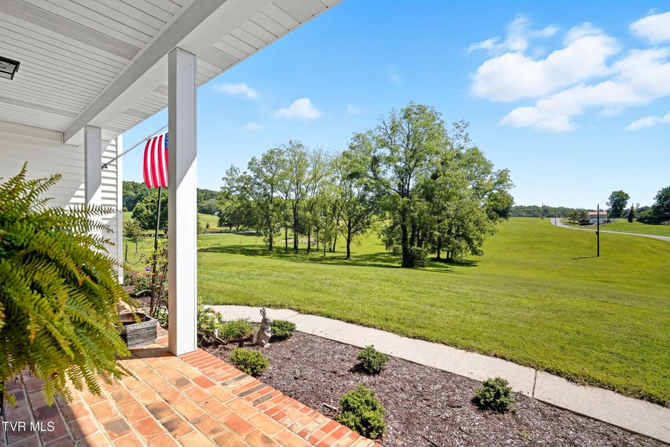 Photo #4: 550 Country View Private Drive 
