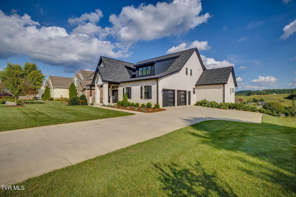 Photo #5: 141 Laurel Ridge Drive