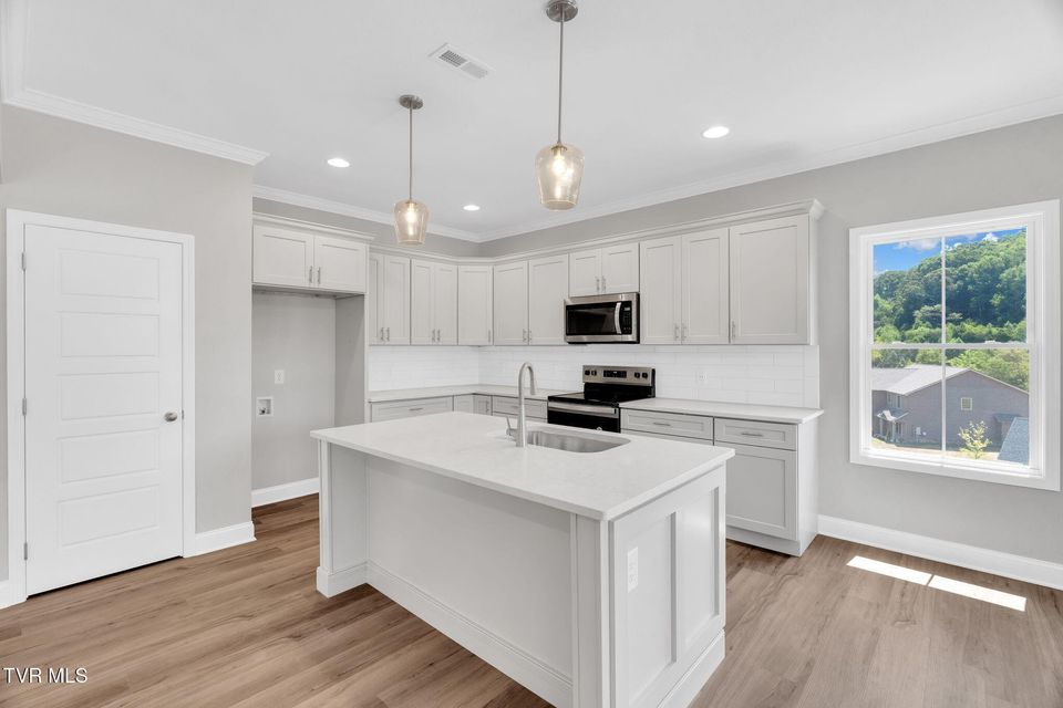 Photo #6: 560 Catalina Court