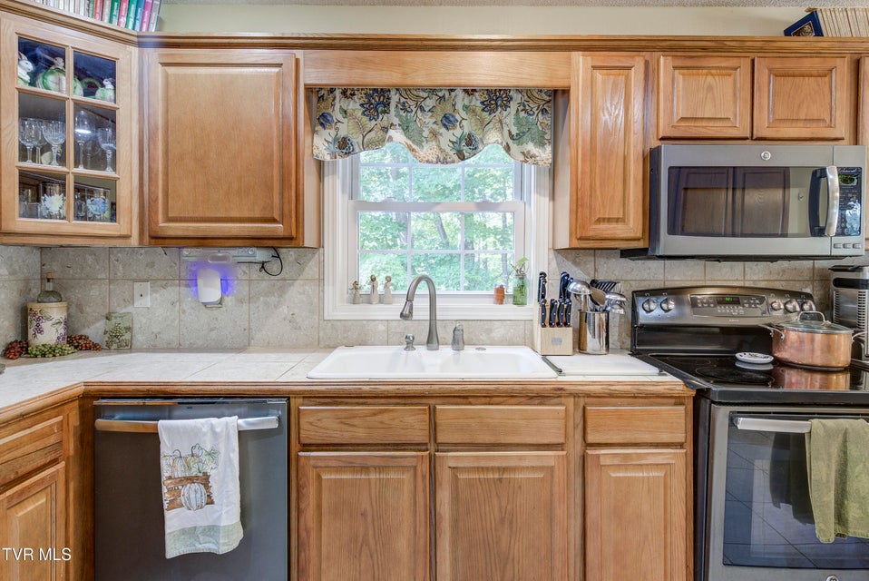 Photo #11: 144 Blue Bird Drive