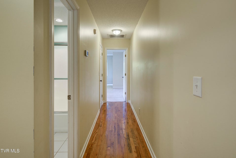 Photo #31: 144 Blue Bird Drive