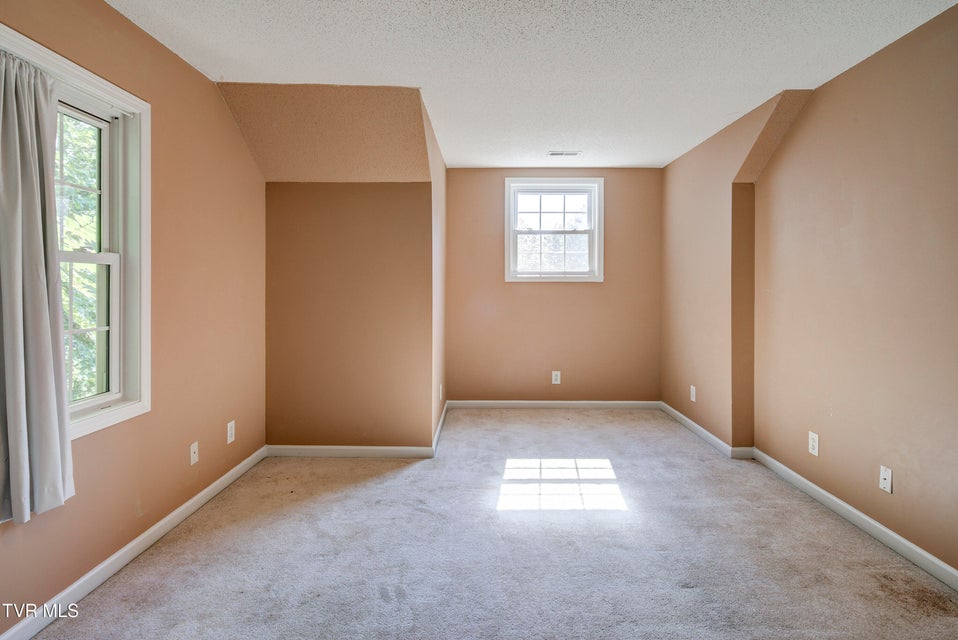 Photo #33: 144 Blue Bird Drive