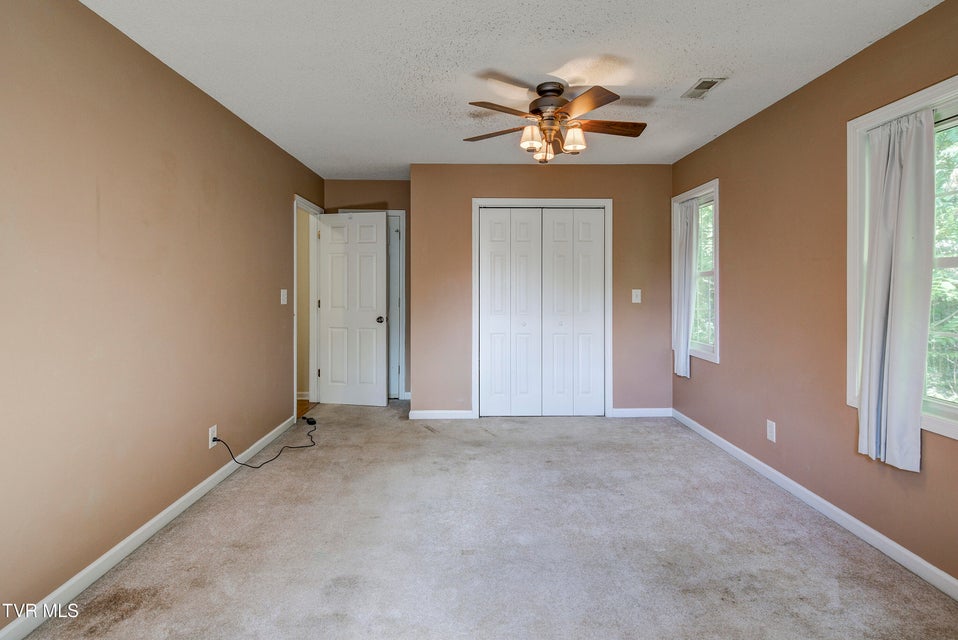 Photo #34: 144 Blue Bird Drive