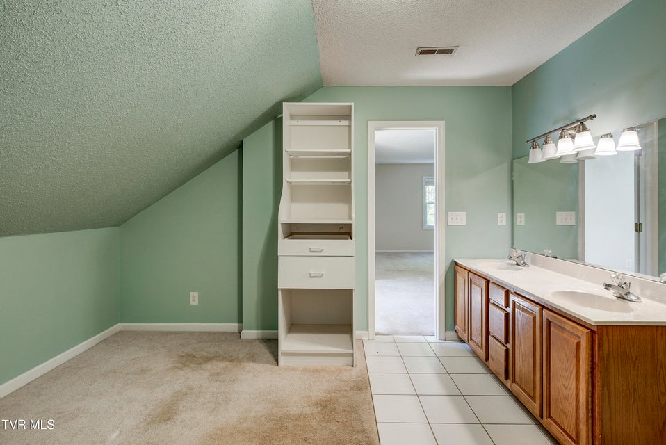 Photo #38: 144 Blue Bird Drive