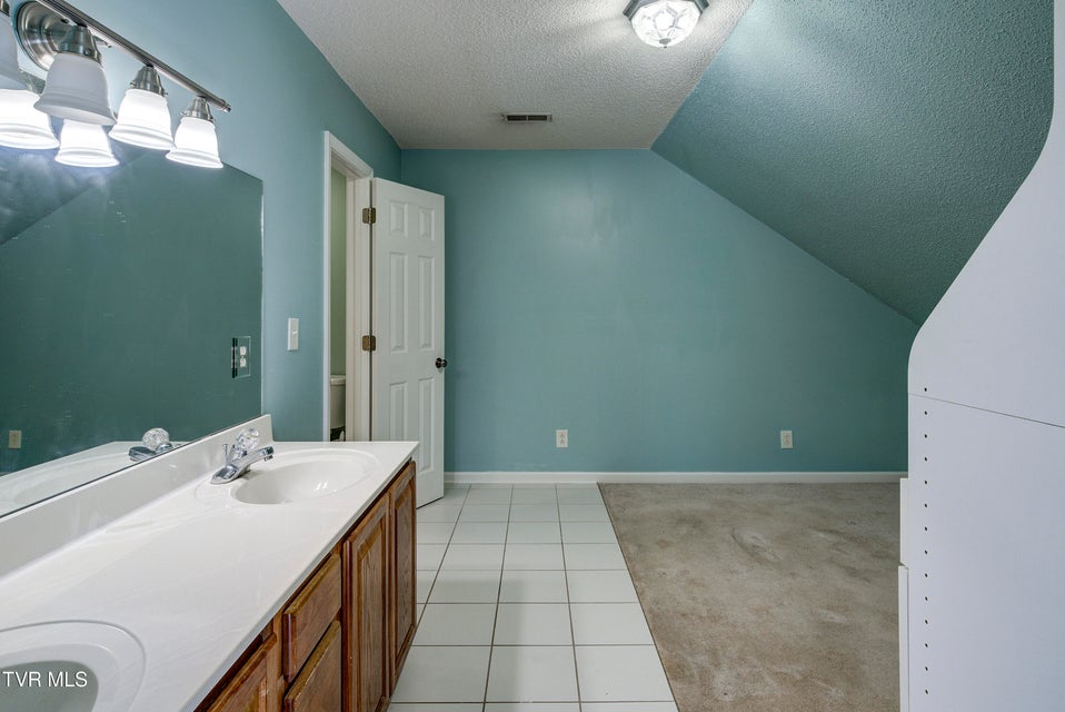 Photo #44: 144 Blue Bird Drive