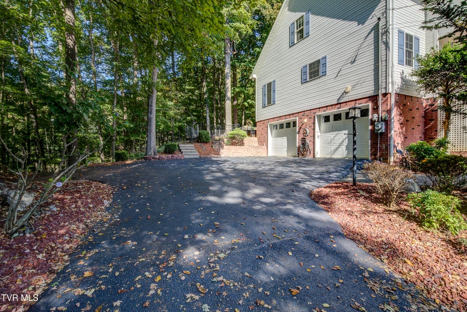 Photo #67: 144 Blue Bird Drive