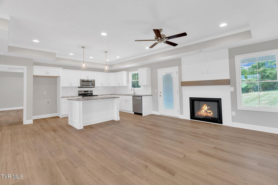 Photo #9: 568 Catalina Court