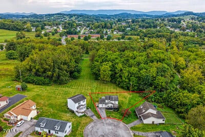 Photo #33: 684 Hallock Circle