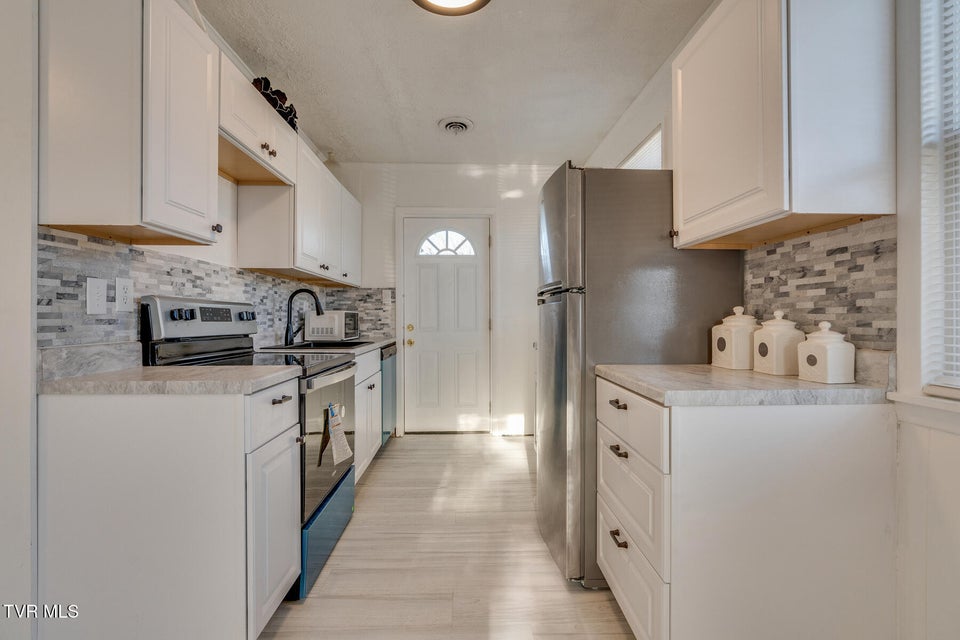 Photo #6: 1528 Carolina Avenue