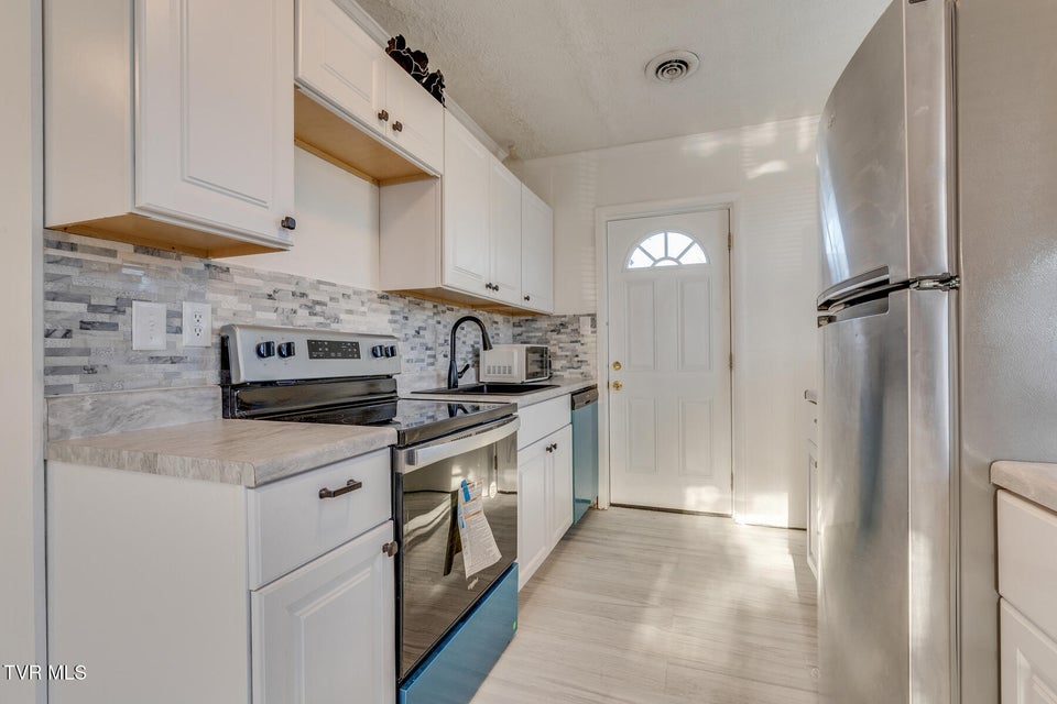 Photo #7: 1528 Carolina Avenue