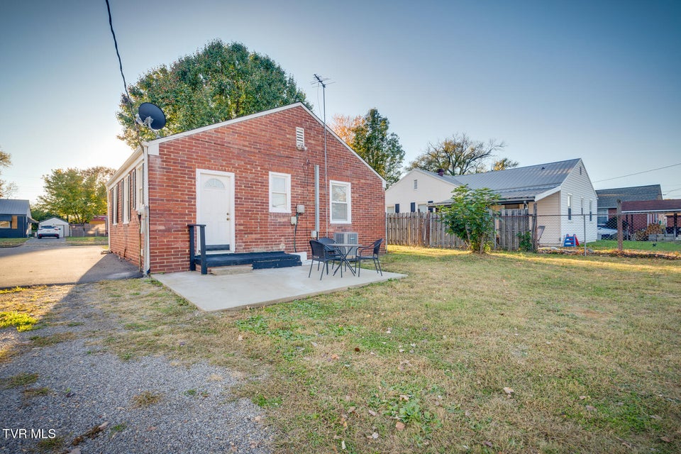 Photo #18: 1528 Carolina Avenue