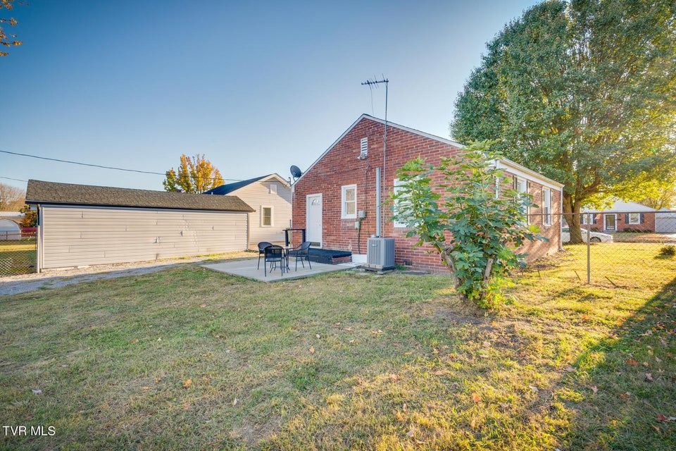 Photo #21: 1528 Carolina Avenue