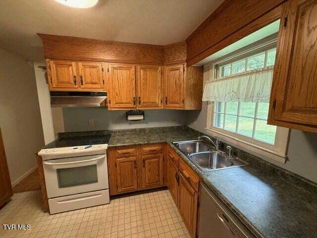 Photo #7: 18343 Westwood Drive 