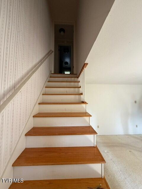 Photo #11: 18343 Westwood Drive 
