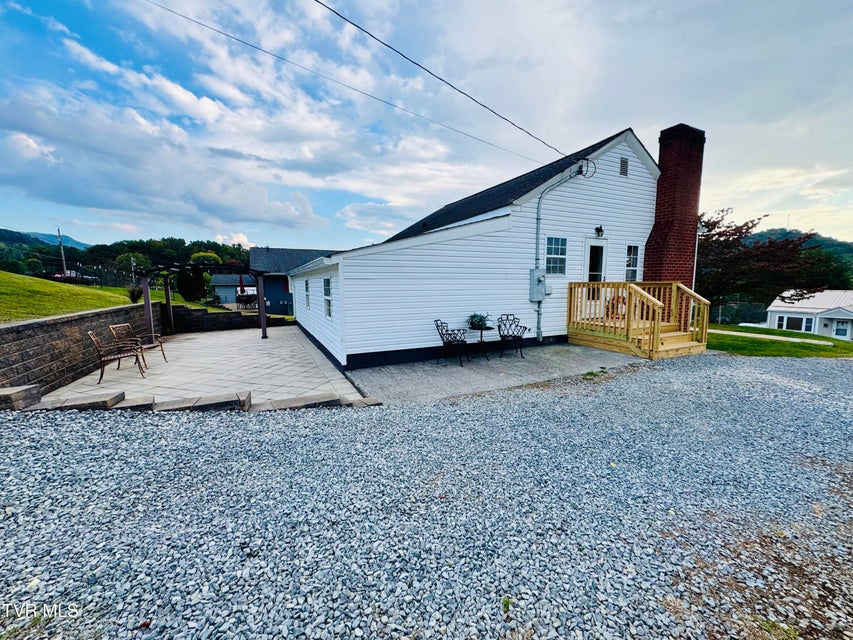 Photo #3: 910 Fairview Street