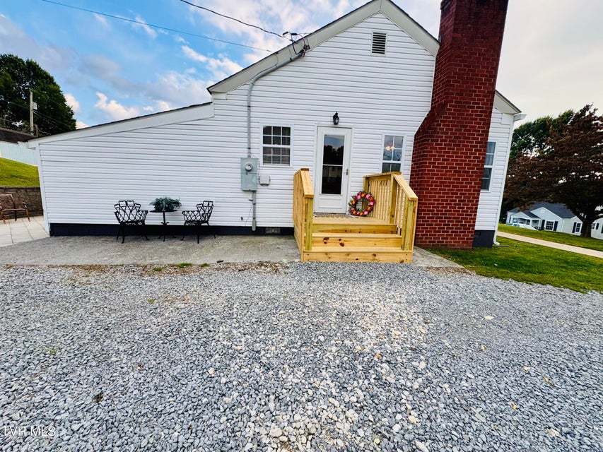 Photo #37: 910 Fairview Street