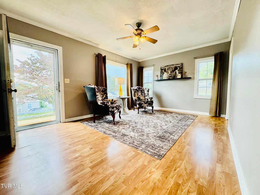 Photo #7: 910 Fairview Street